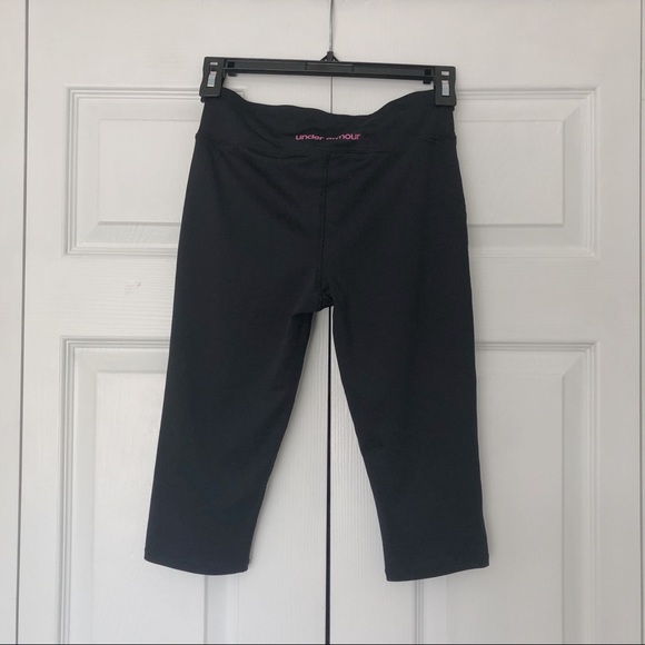 ❤️Black Under Armor Capri Leggings❤️ - Picture 2 of 7